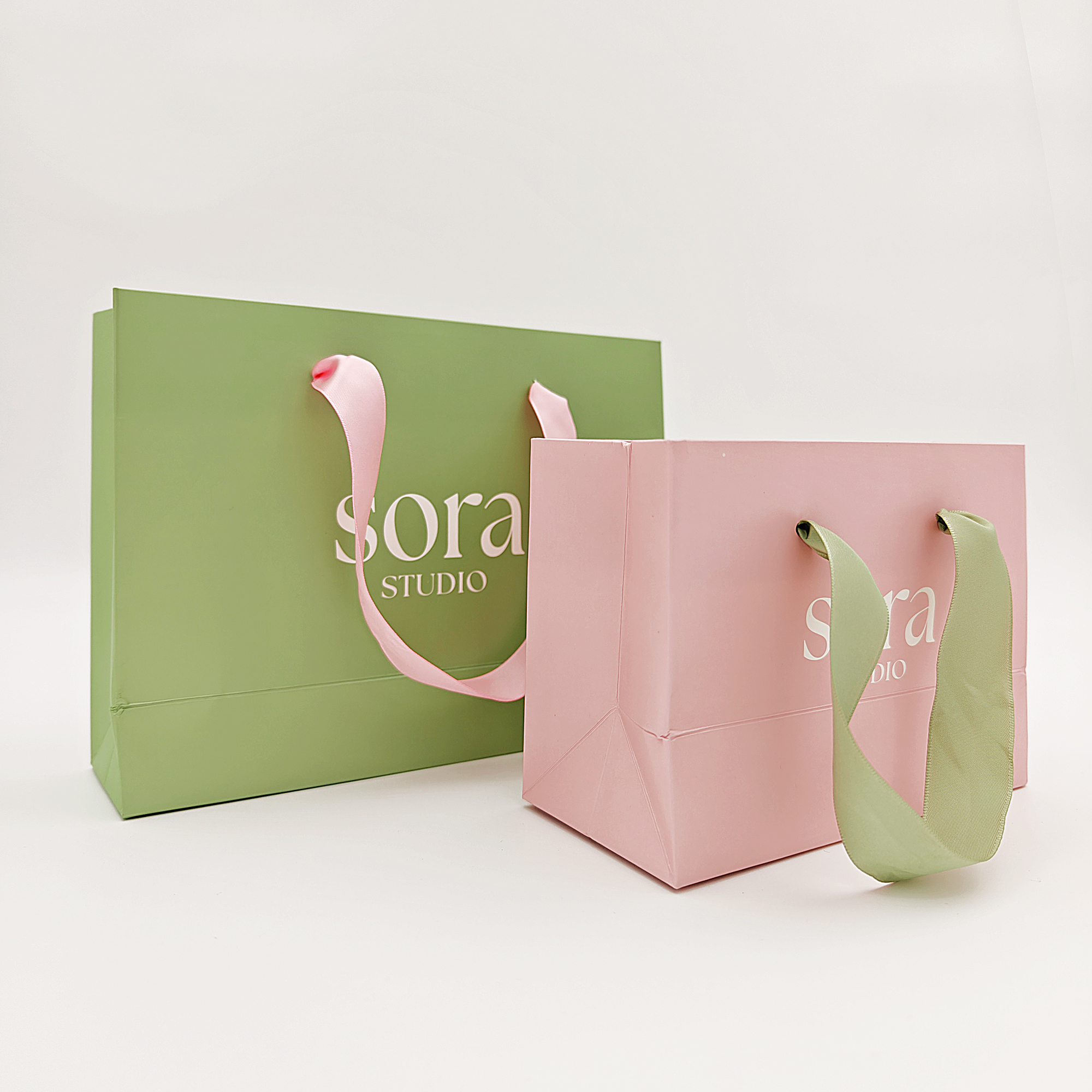 ロゴ入りカスタム紙製ショッピングバッグ