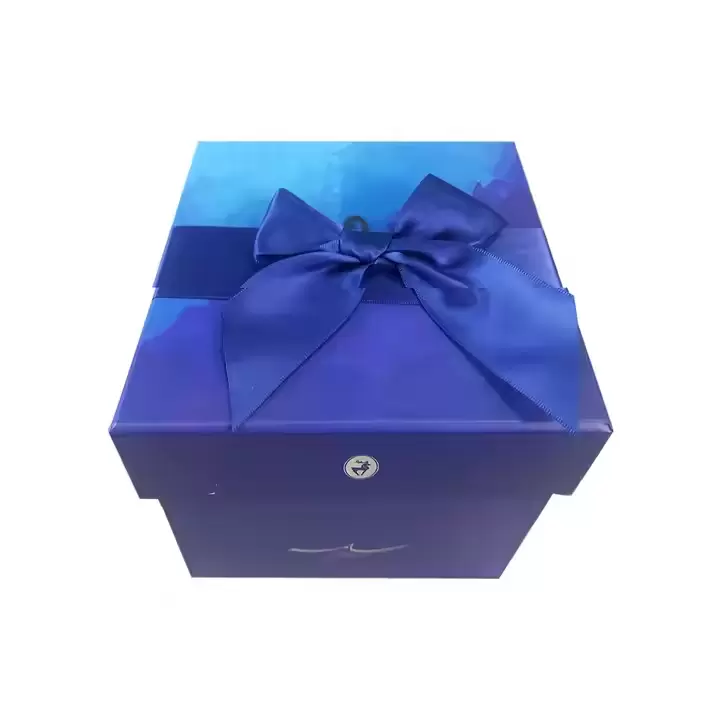 2ピースの硬質ボックス