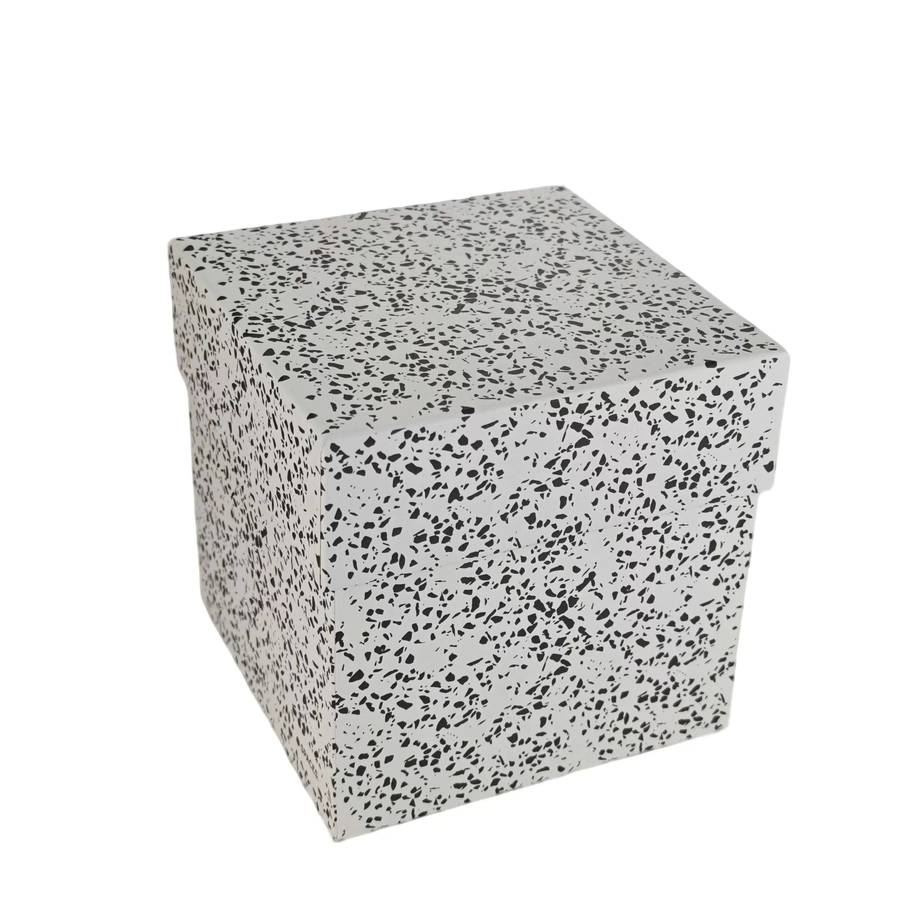 2ピースの段ボール箱 2ピースの段ボール箱