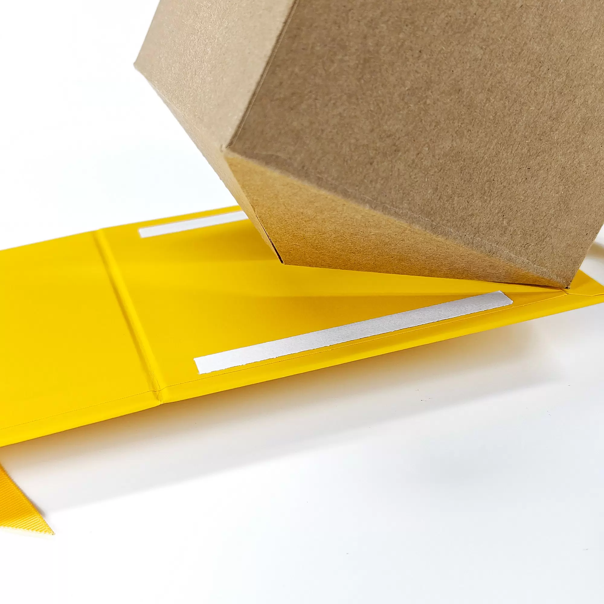 折りたたみ式ギフトボックス